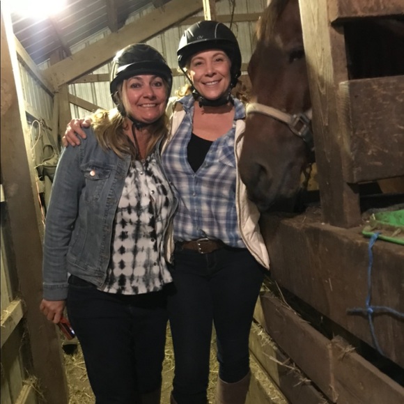 Meet your Posher - Picture 5 of 5